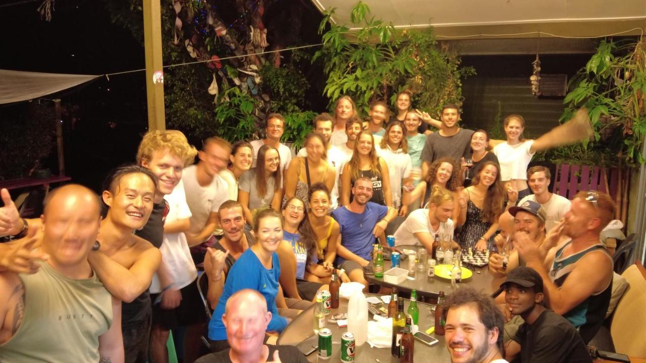 Backpackers By The Bay Hostel Airlie Beach Exterior foto