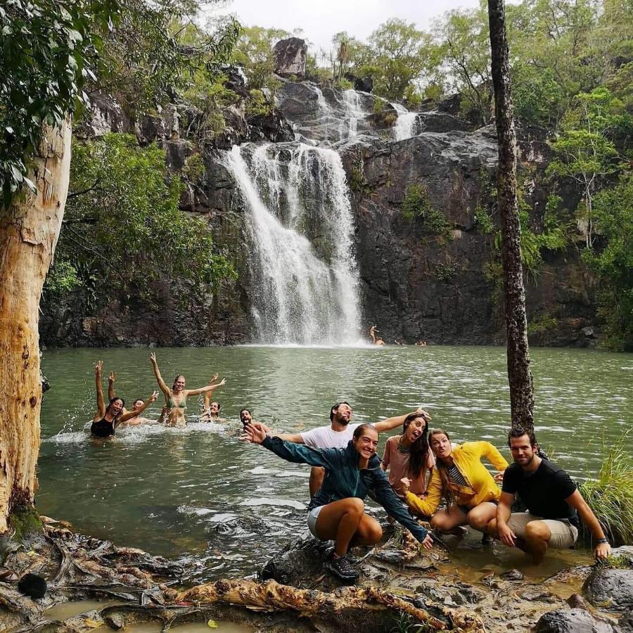 Backpackers By The Bay Hostel Airlie Beach Exterior foto