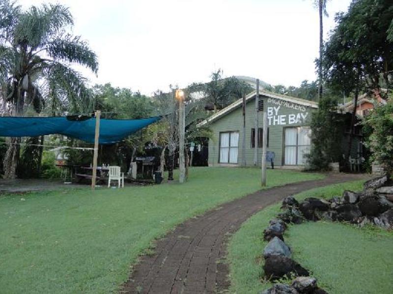 Backpackers By The Bay Hostel Airlie Beach Exterior foto